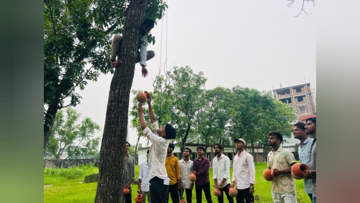 ছবি: নিউজ এক্সপ্রেস
